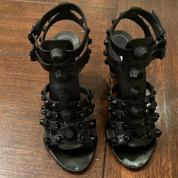 Designer wedges worn a few times, great condition. Minor skuff in right heel - Picture 5 of 7